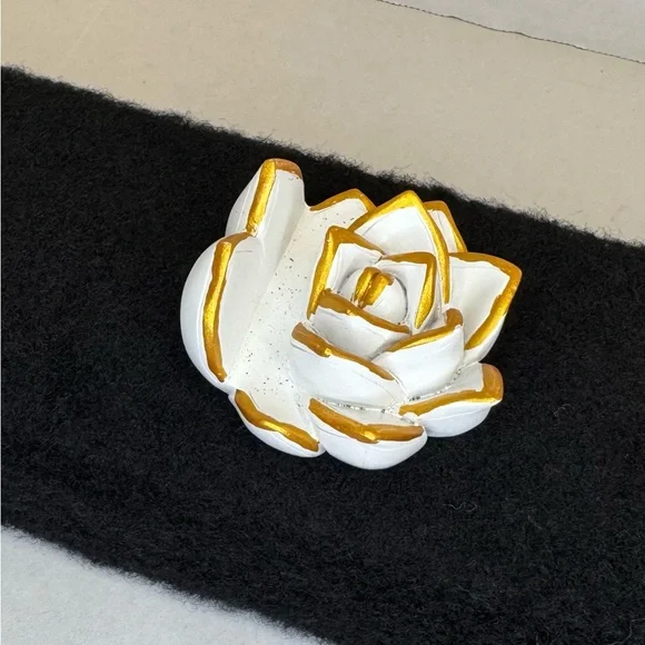 White and Gold Succulent business card holder - Picture 2 of 2